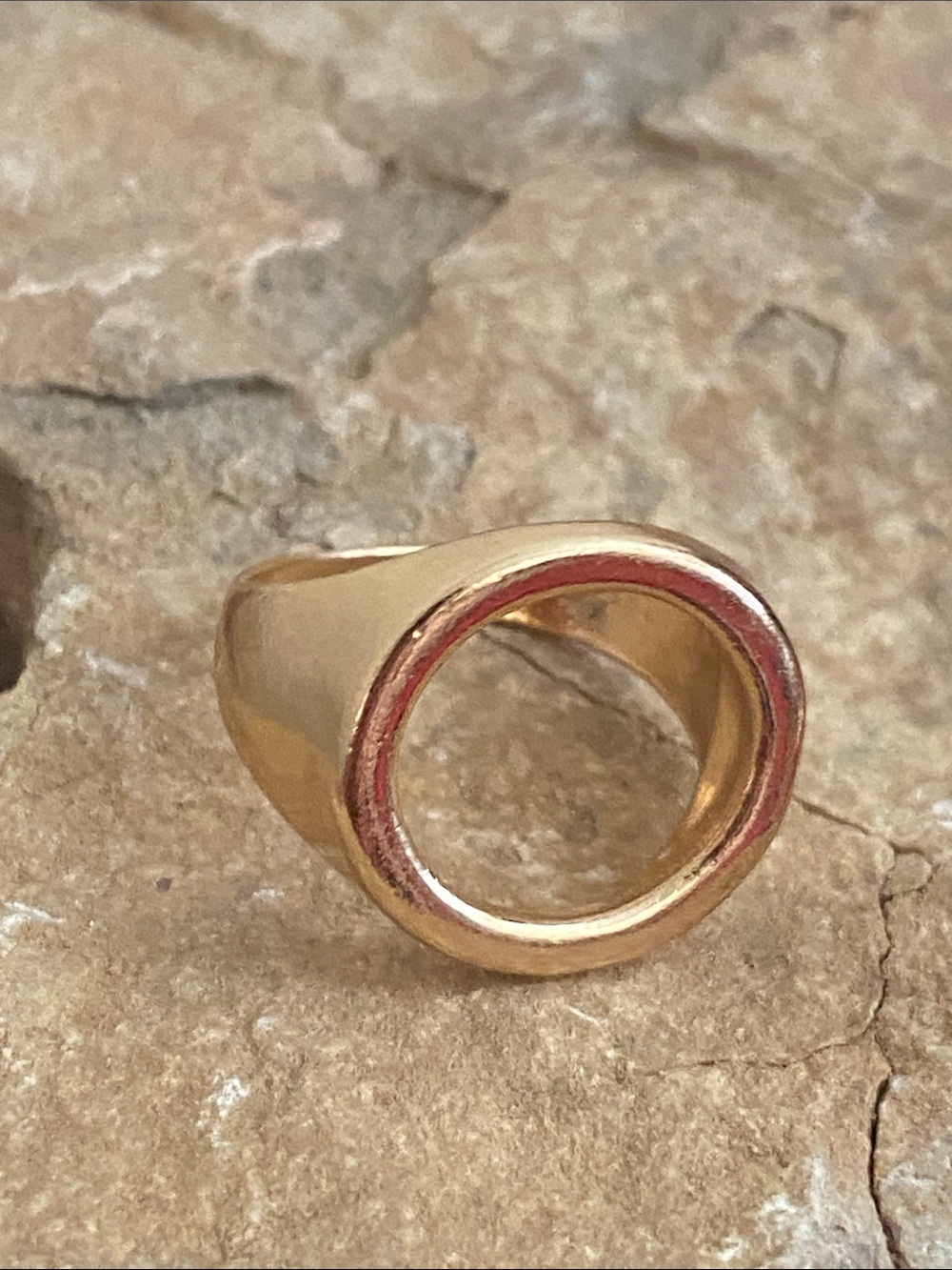 5/$10❤️❤️❤️NEW Modernist Ring Gold tone Zinc Alloy